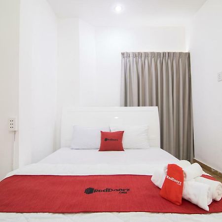 Reddoorz Plus Near Tan Dinh Market Хошимин Екстериор снимка