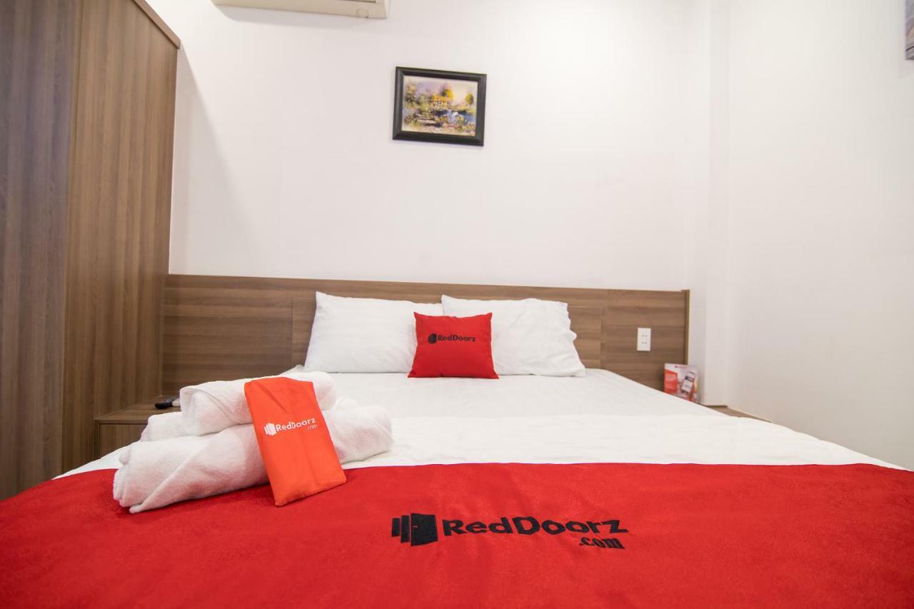 Reddoorz Plus Near Tan Dinh Market Хошимин Екстериор снимка