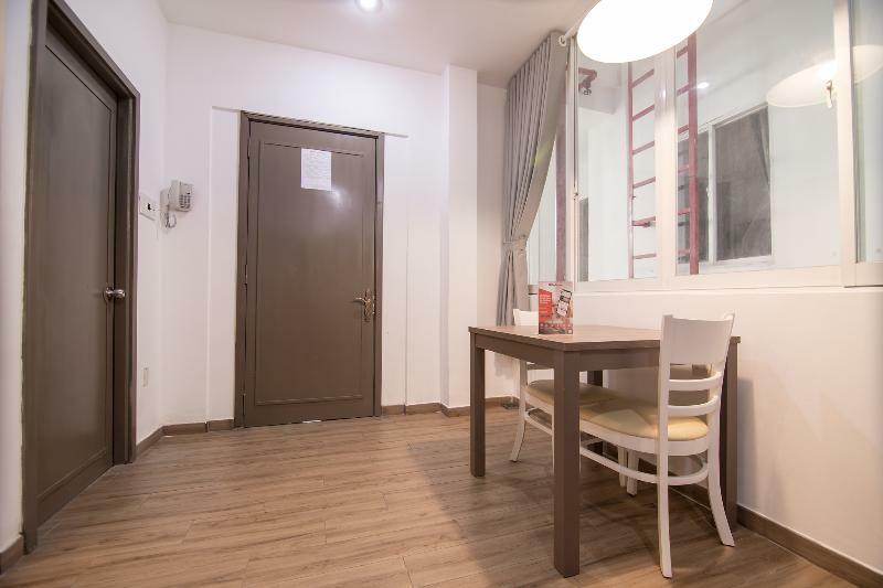 Reddoorz Plus Near Tan Dinh Market Хошимин Екстериор снимка